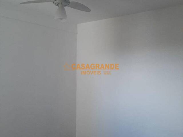 Casa para Venda em São José dos Campos - 2
