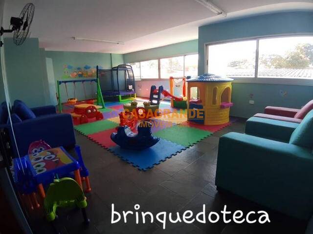Casa para Venda em São José dos Campos - 3