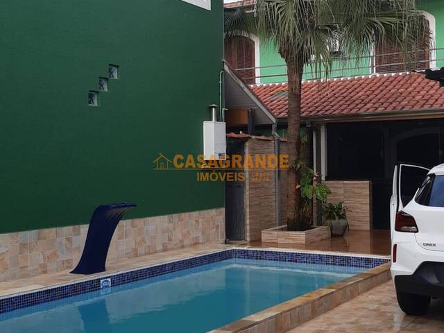 Casa para Venda em São José dos Campos - 2