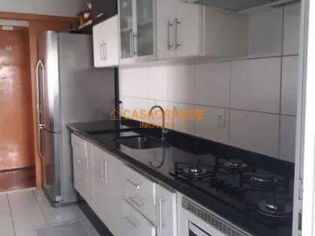Apartamento para Venda em São José dos Campos - 3