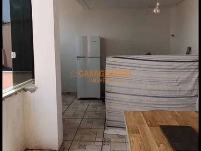 Casa para Venda em São José dos Campos - 2