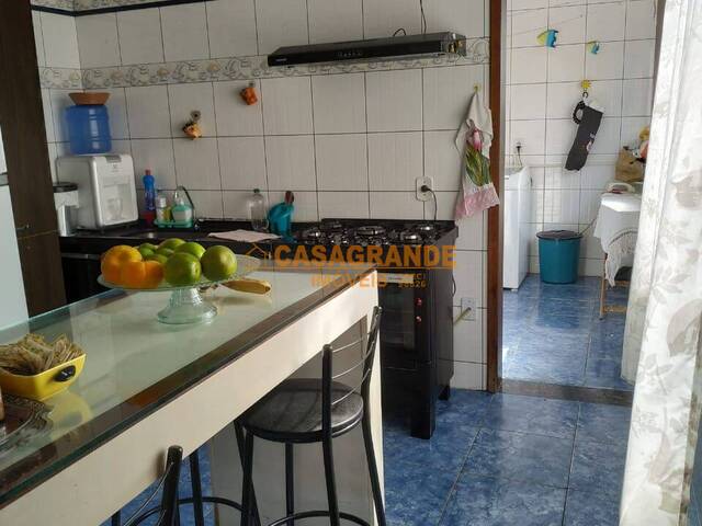 Casa para Venda em São José dos Campos - 5