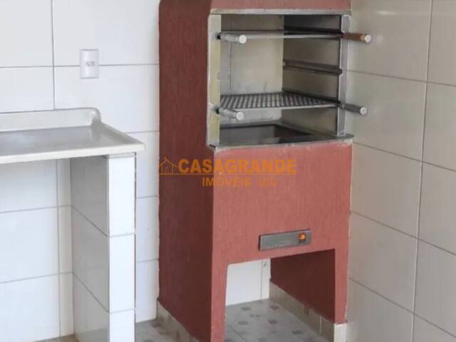 Casa para Venda em São José dos Campos - 4