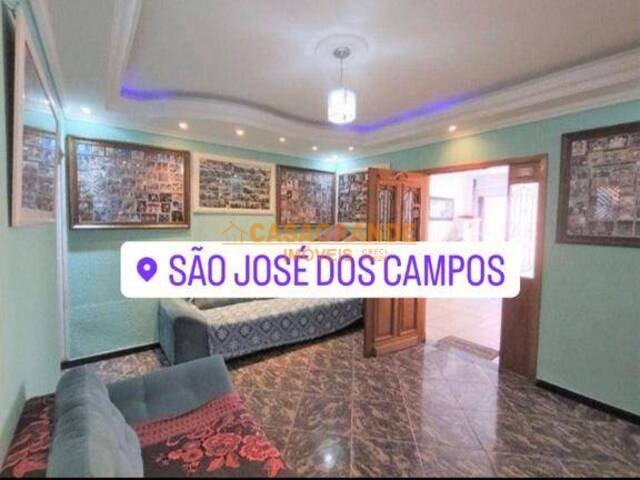Casa para Venda em São José dos Campos - 4