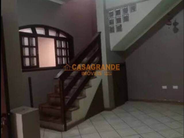 #7472 - Casa para Venda em São José dos Campos - SP - 1
