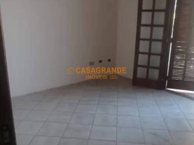 #7472 - Casa para Venda em São José dos Campos - SP - 2