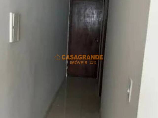Casa para Venda em São José dos Campos - 3