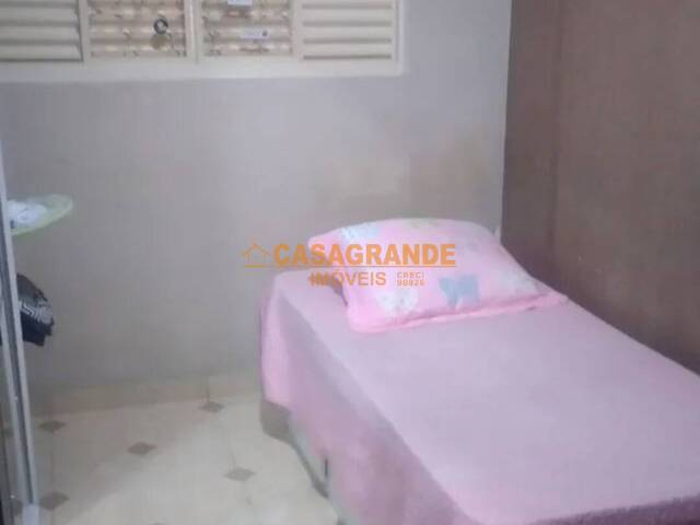 Casa para Venda em São José dos Campos - 5