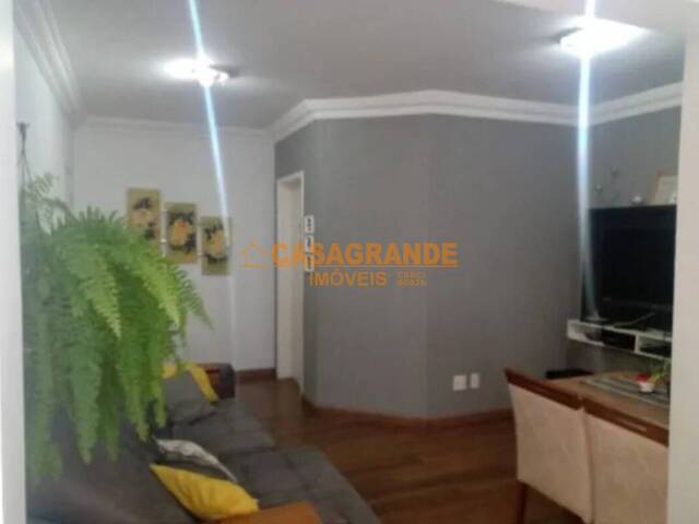 Apartamento para Venda em São José dos Campos - 2