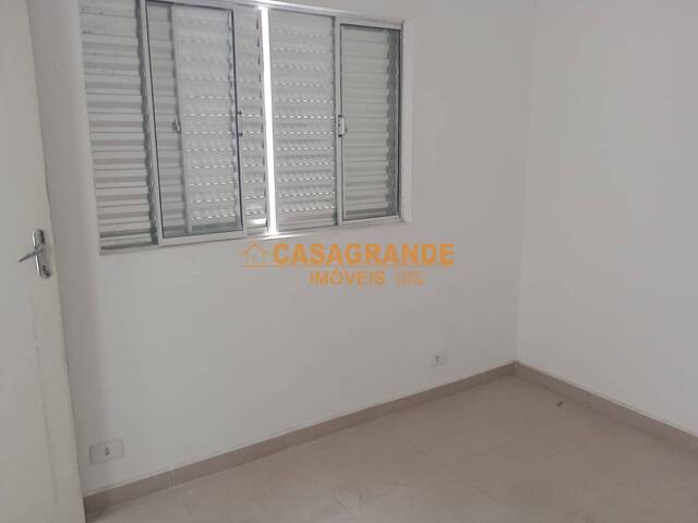 #8202 - Casa para Locação em São José dos Campos - SP - 1