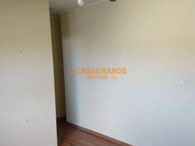 #8281 - Apartamento para Venda em São José dos Campos - SP - 1