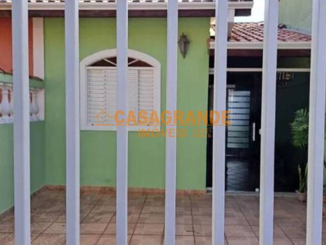 #8322 - Casa para Venda em São José dos Campos - SP - 2