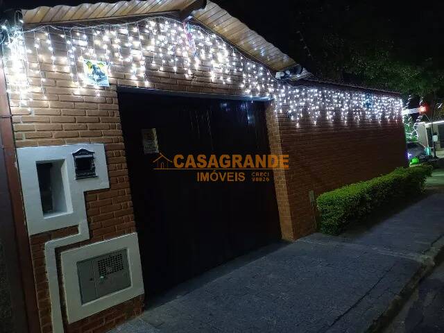 Casa para Venda em São José dos Campos - 3