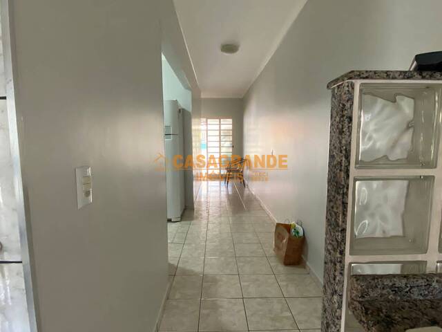 #8435 - Casa para Venda em São José dos Campos - SP - 2