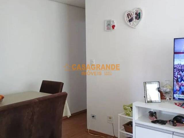 #8590 - Apartamento para Venda em São José dos Campos - SP - 1
