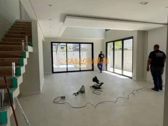 Casa para Venda em São José dos Campos - 5