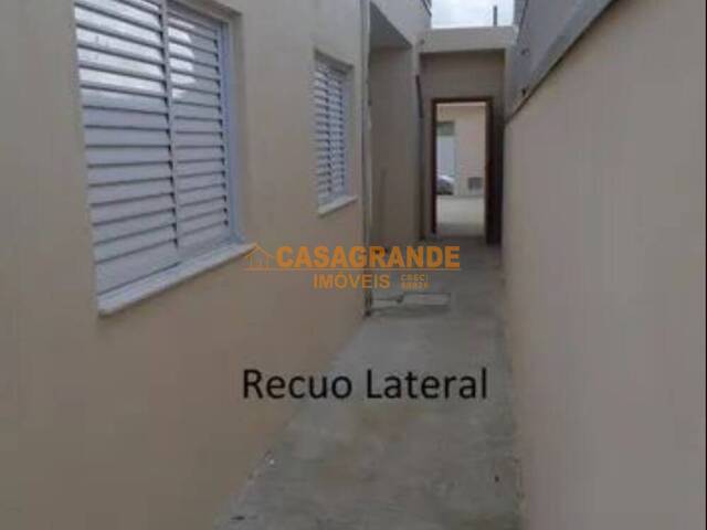 Casa para Venda em São José dos Campos - 5