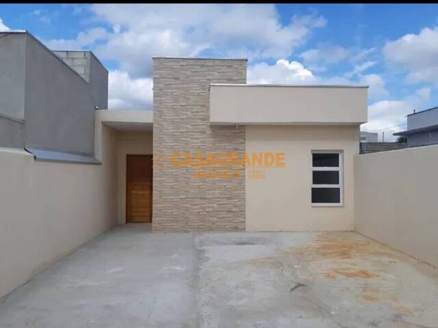 Casa para Venda em São José dos Campos - 2