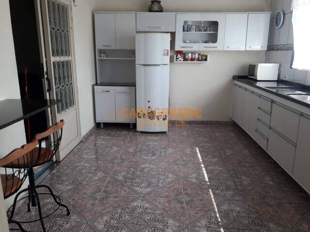 Casa para Venda em São José dos Campos - 3