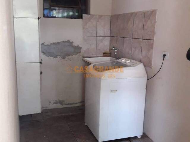Casa para Venda em São José dos Campos - 4