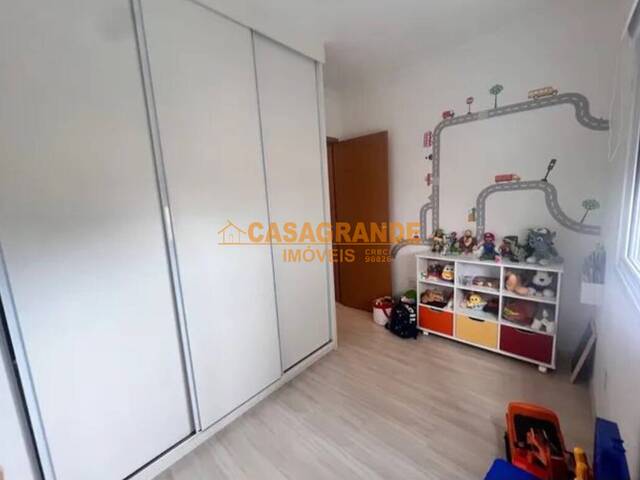Apartamento para Venda em São José dos Campos - 4