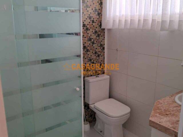 Casa para Venda em São José dos Campos - 4