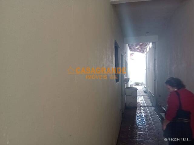 Casa para Venda em São José dos Campos - 4