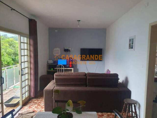Casa para Venda em São José dos Campos - 2