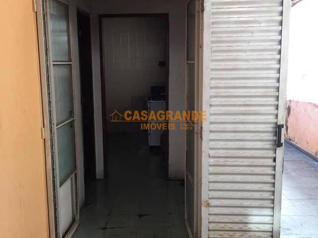 Casa para Venda em São José dos Campos - 4
