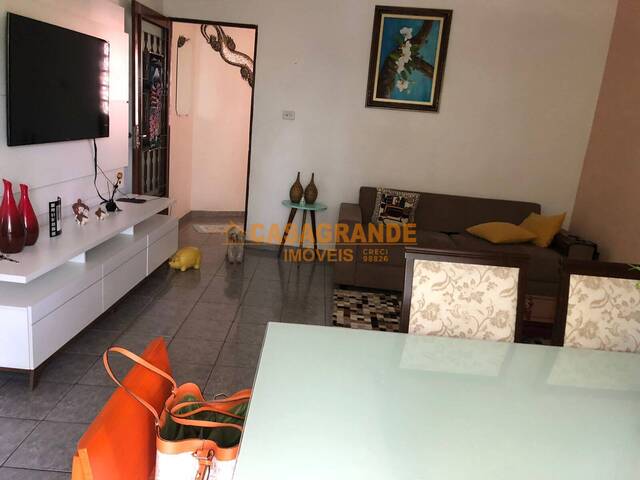 Casa para Venda em São José dos Campos - 4