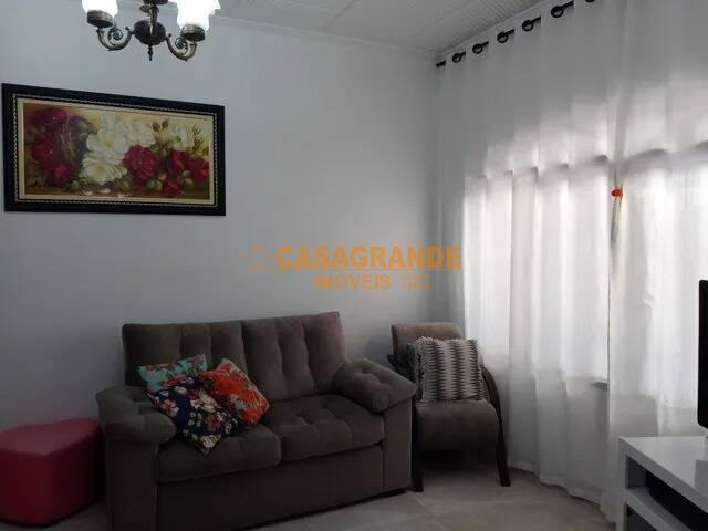 Casa para Venda em São José dos Campos - 2