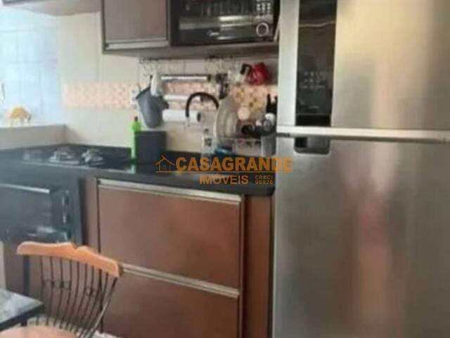 Apartamento para Venda em São José dos Campos - 3
