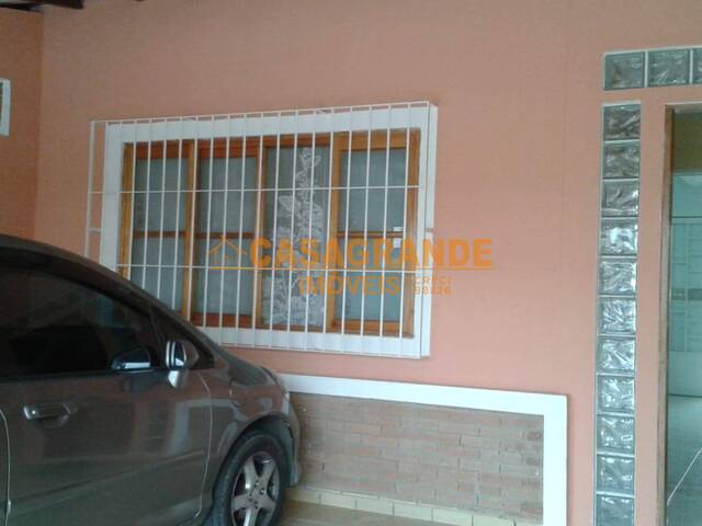 Casa para Venda em São José dos Campos - 3