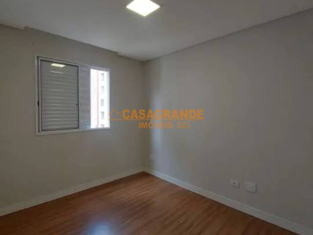 Apartamento para Venda em São José dos Campos - 4