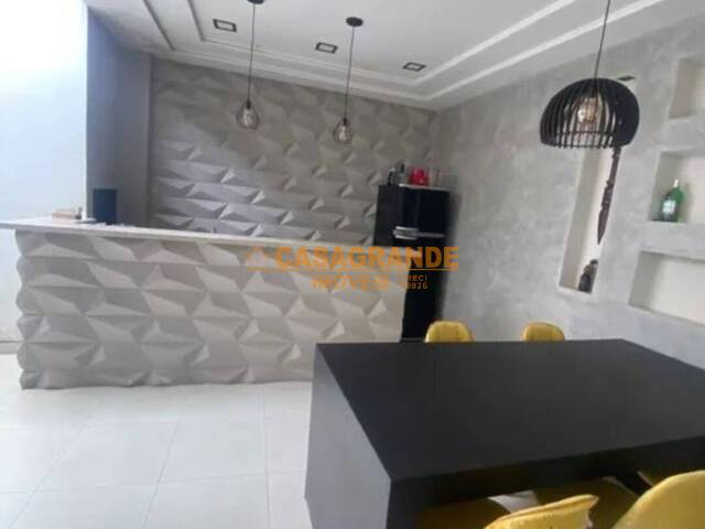 Casa para Venda em São José dos Campos - 4