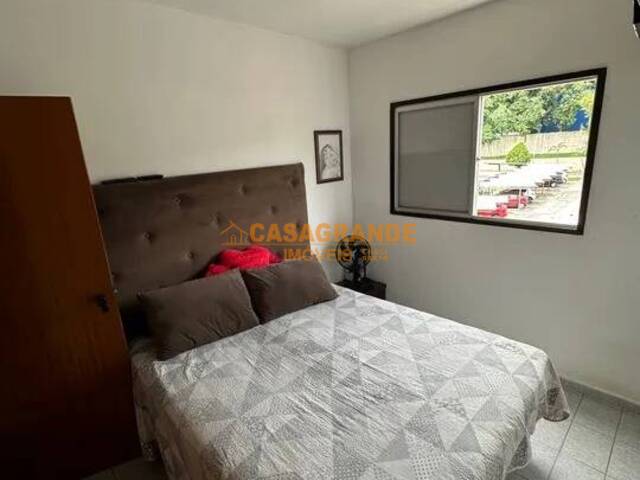 Apartamento para Venda em São José dos Campos - 4