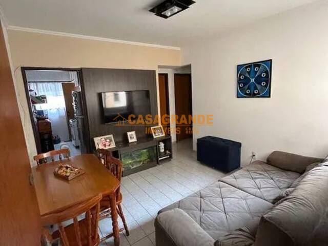 Apartamento para Venda em São José dos Campos - 2