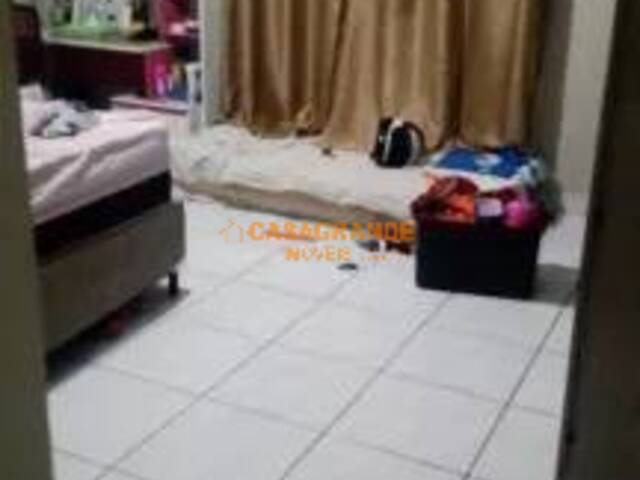 Casa para Venda em São José dos Campos - 4