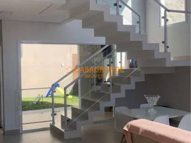 Casa para Venda em São José dos Campos - 2