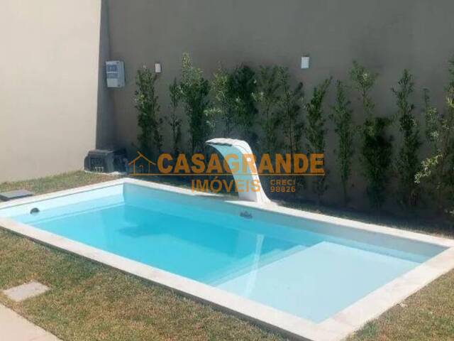 Casa para Venda em São José dos Campos - 3