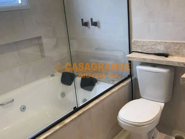 Casa para Venda em São José dos Campos - 4