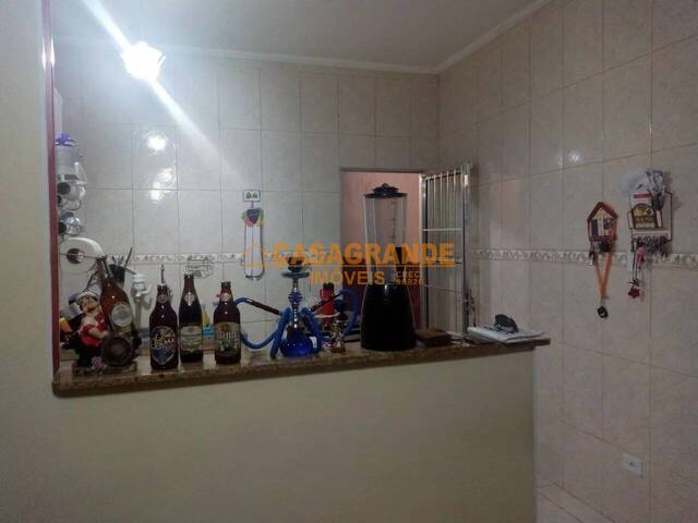 Casa para Venda em São José dos Campos - 4