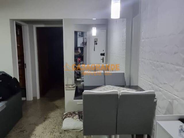 #10735 - Apartamento para Venda em São José dos Campos - SP