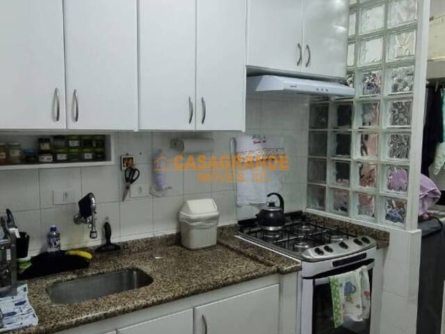 #10735 - Apartamento para Venda em São José dos Campos - SP