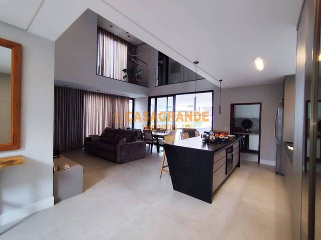 Casa para Venda em São José dos Campos - 4