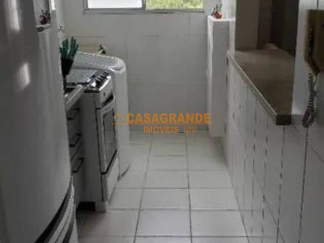 Apartamento para Venda em São José dos Campos - 2