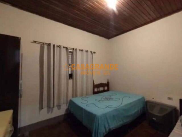 Casa para Venda em São José dos Campos - 5