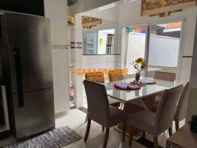 Casa para Venda em São José dos Campos - 5
