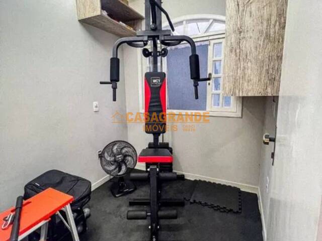 Casa para Venda em São José dos Campos - 5