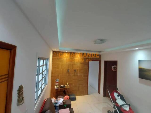 Casa para Venda em São José dos Campos - 4